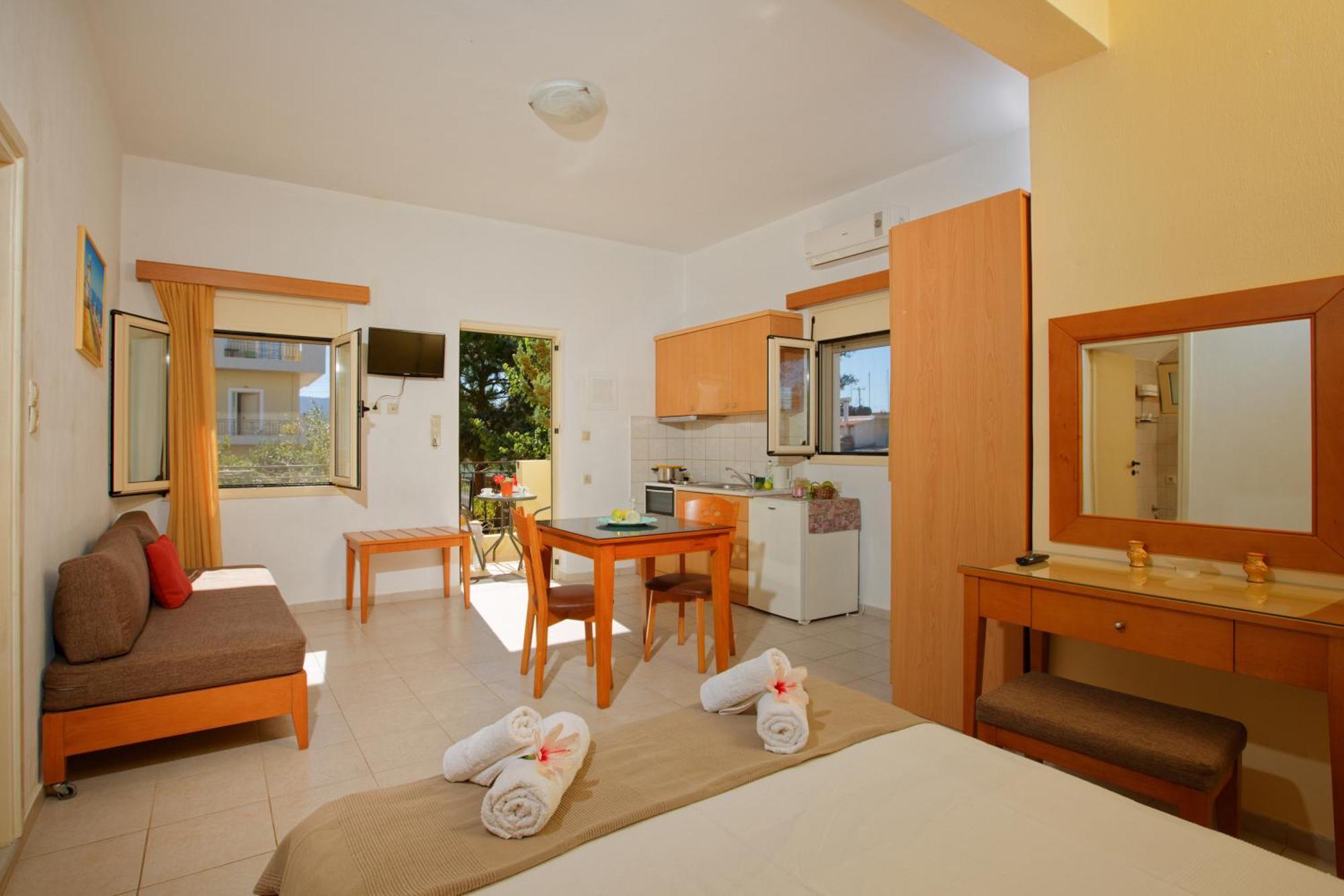 Fotis Studios Apartments Gouves Bagian luar foto