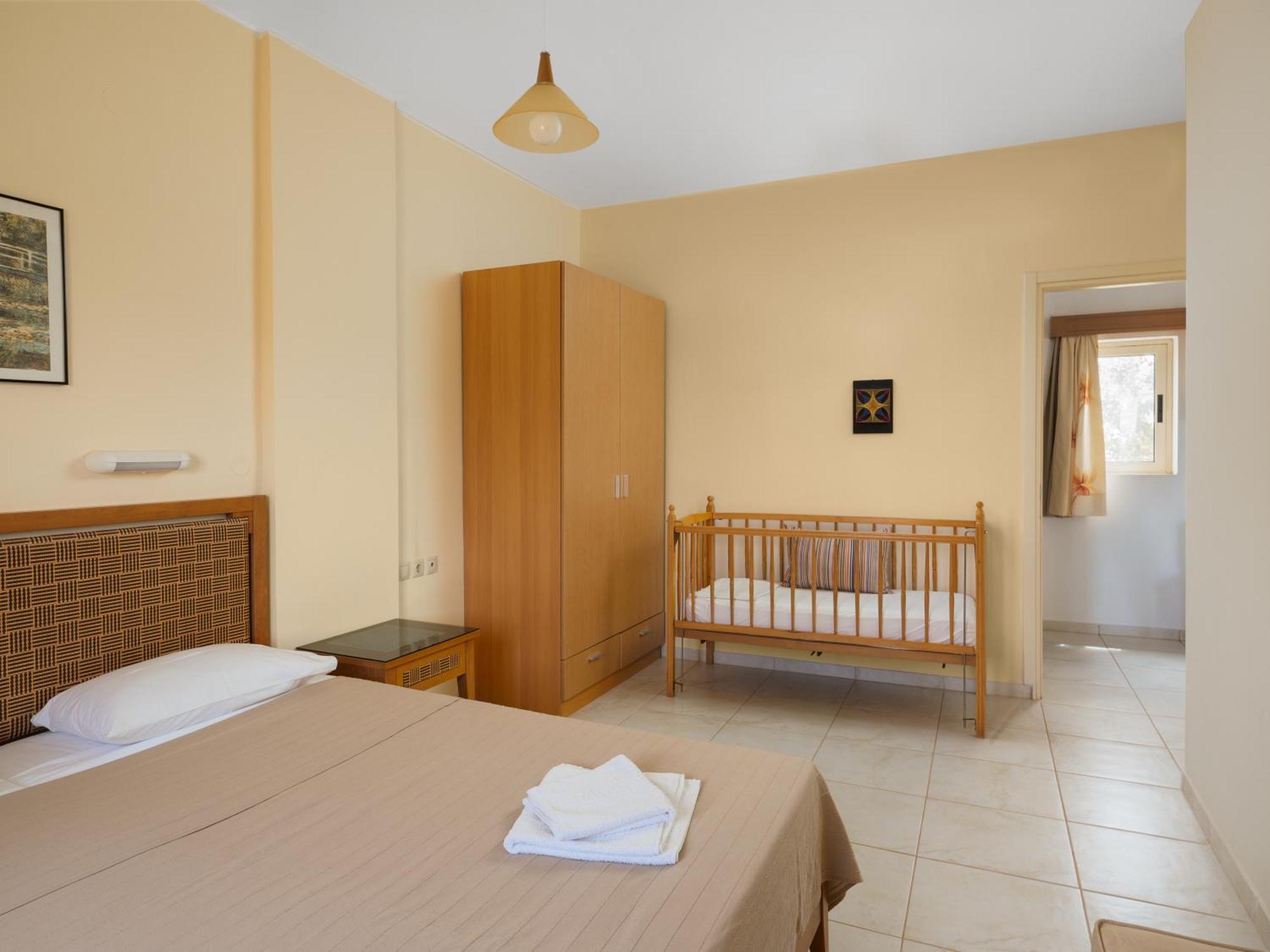 Fotis Studios Apartments Gouves Bagian luar foto